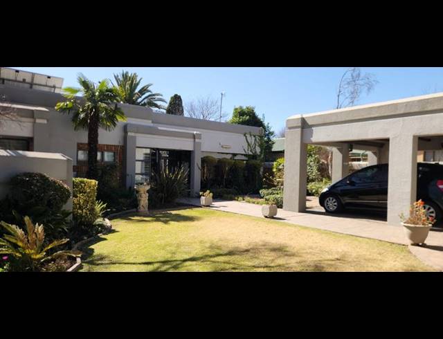 6 BEDROOM HOUSE FOR SALE IN SECUNDA CENTRAL